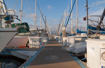 Yacht & Boating Clubs